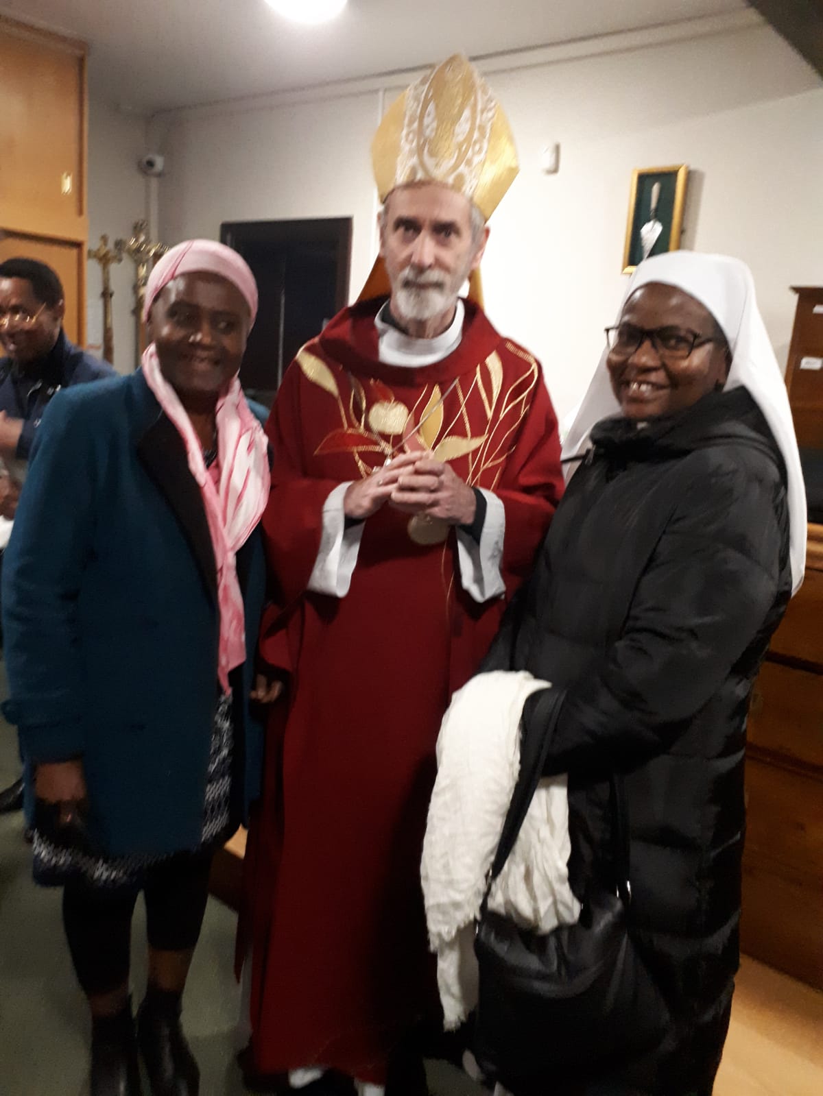 Rev Sr Osie Igbokwe and Madonna Maria Nwaohiri with Bishop Alan Williams